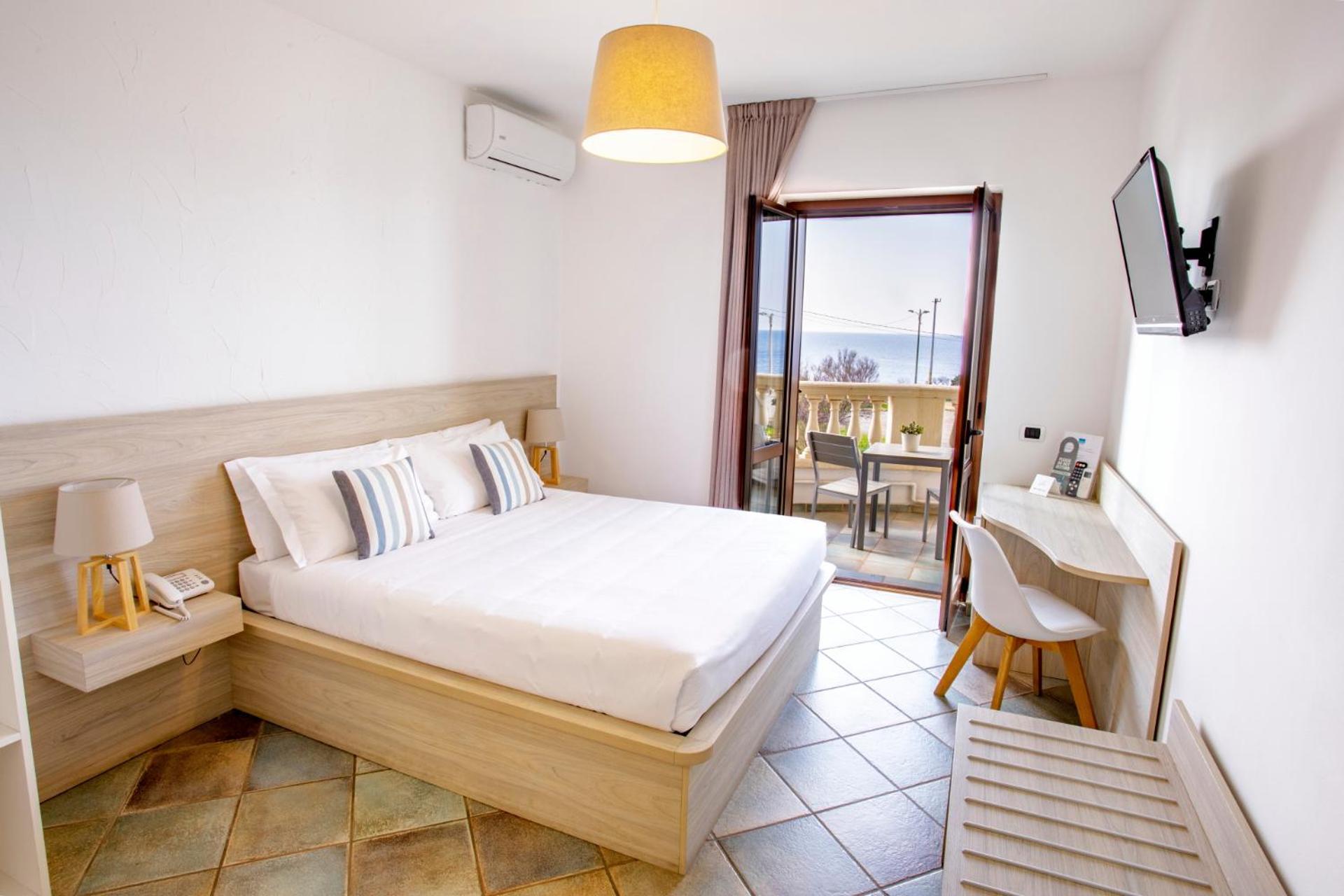 Hotel Corallo Санта-Мария-аль-Баньо Экстерьер фото