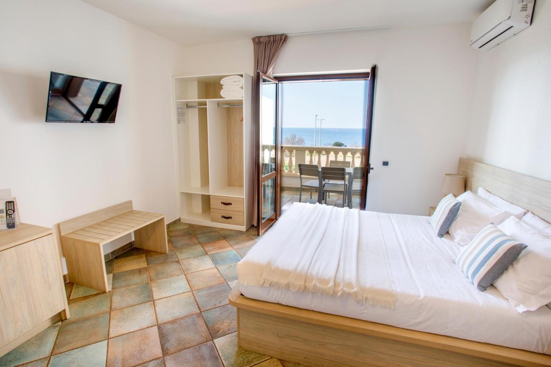 Hotel Corallo Санта-Мария-аль-Баньо Экстерьер фото